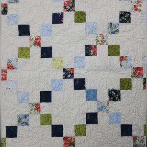 Handmade Machine Quilted Navy Blue Cream Irish Chain Lap Quilt Blanket 64x53
